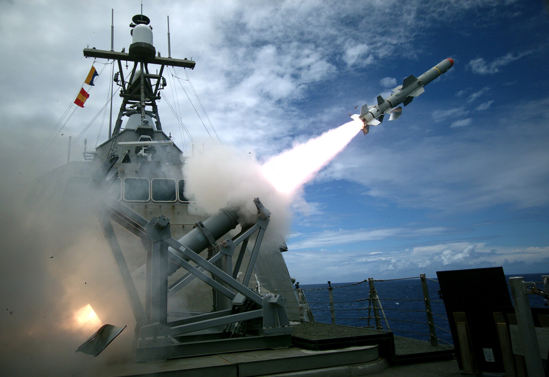 USS Coronado LCS-4 fires a Harpoon anti-ship cruise missile during exercise RIMPAC 2016