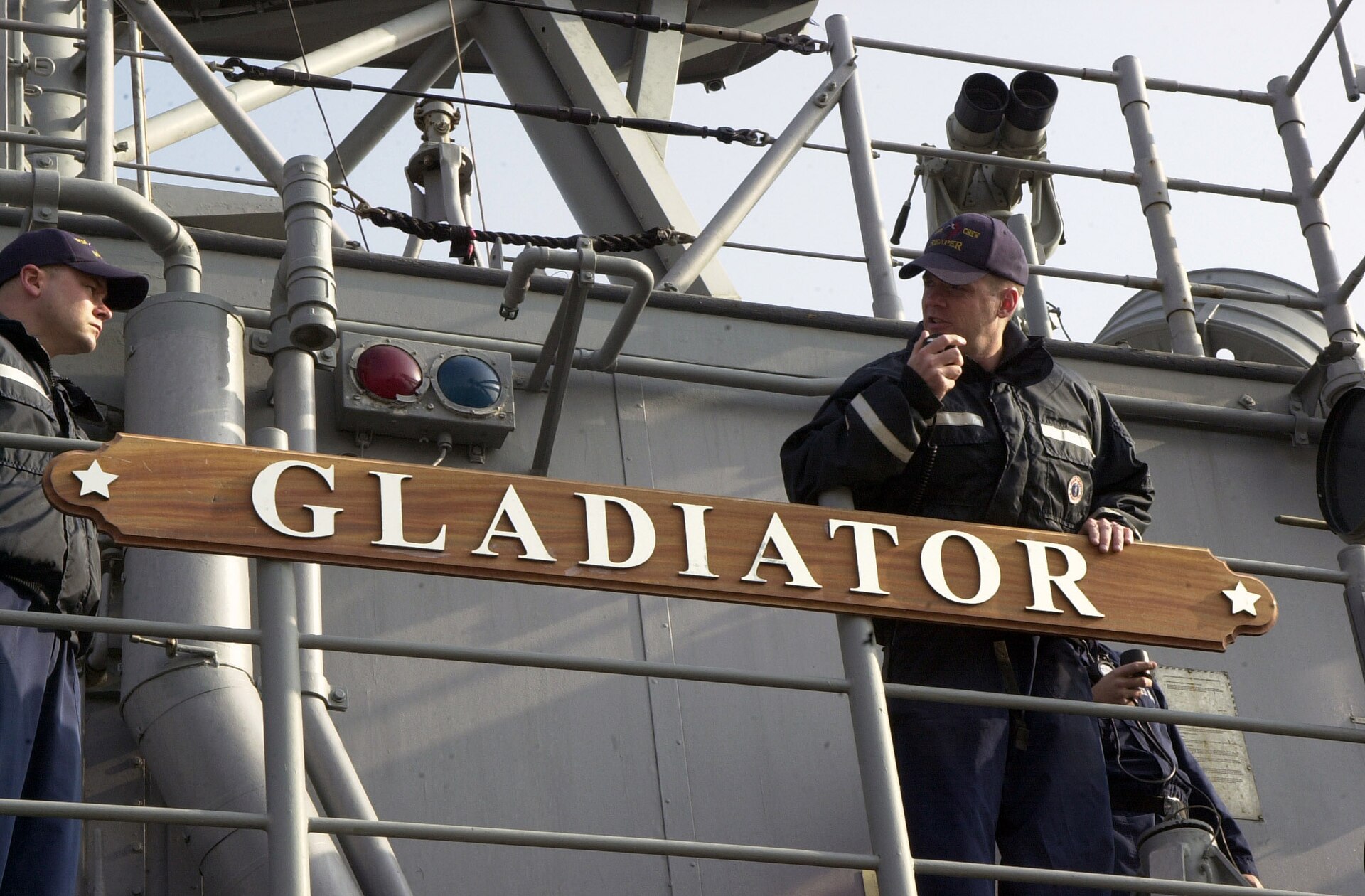 USS Gladiator (MCM 11), an Avenger-class mine countermeasure ship, arrives at Naval Support Activity Bahrain in January 2007